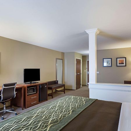 Comfort Inn & Suites Zachary Esterno foto
