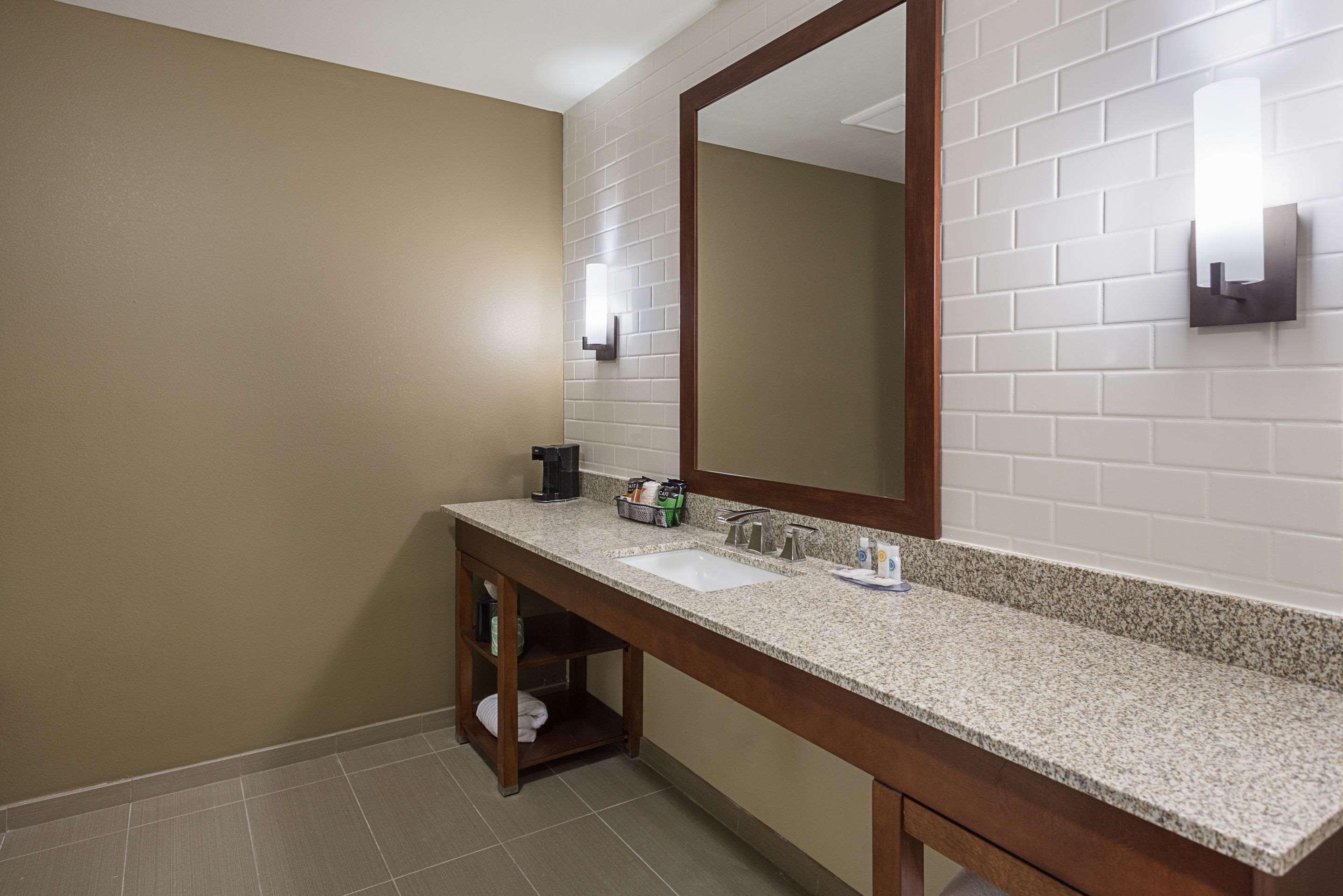 Comfort Inn & Suites Zachary Esterno foto