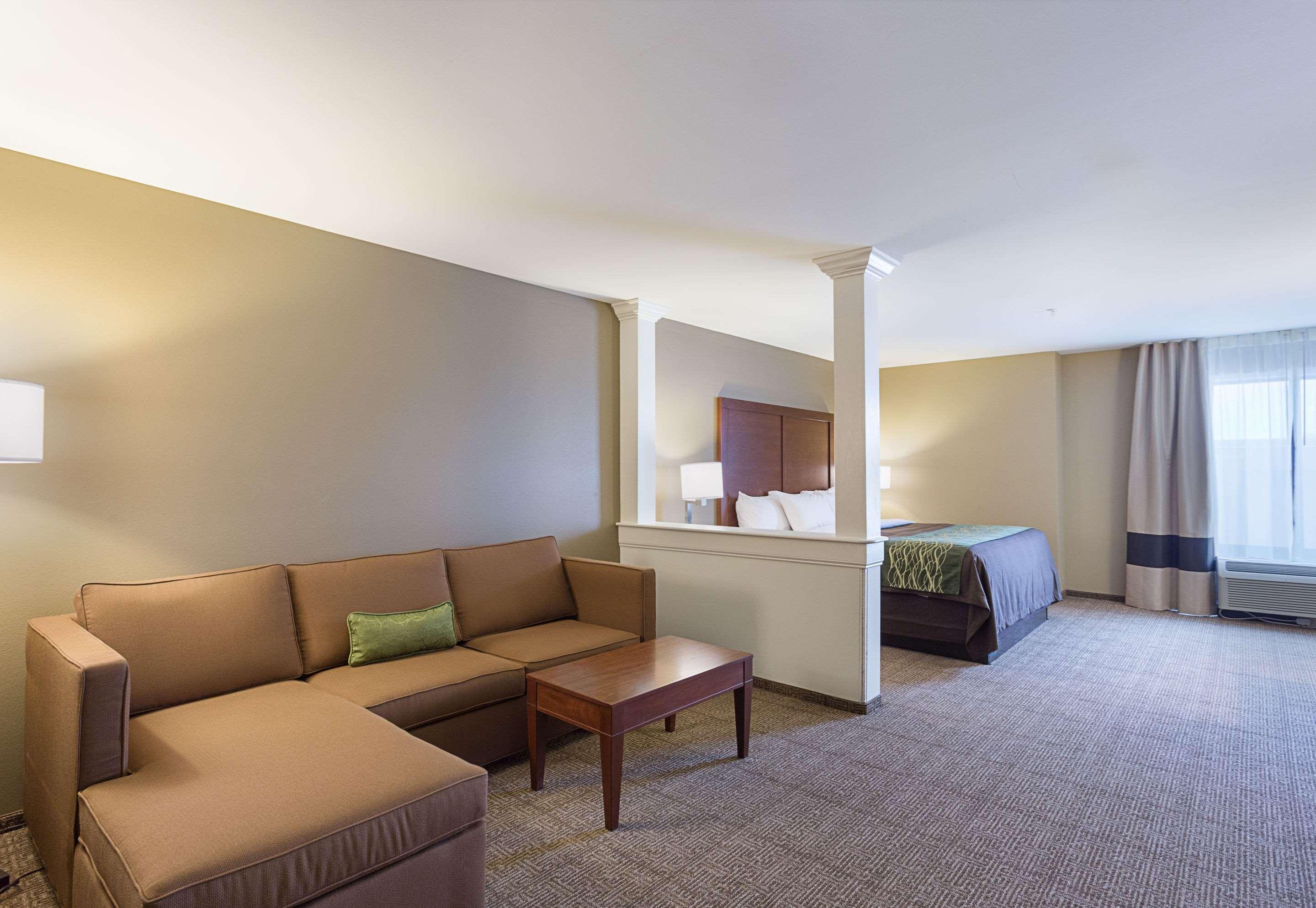 Comfort Inn & Suites Zachary Esterno foto