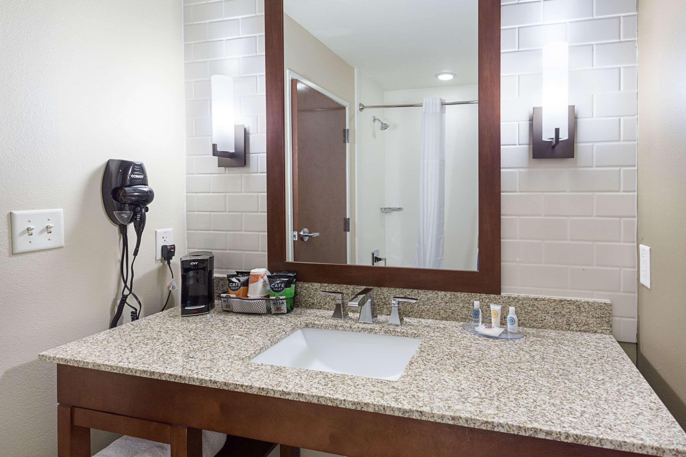 Comfort Inn & Suites Zachary Esterno foto